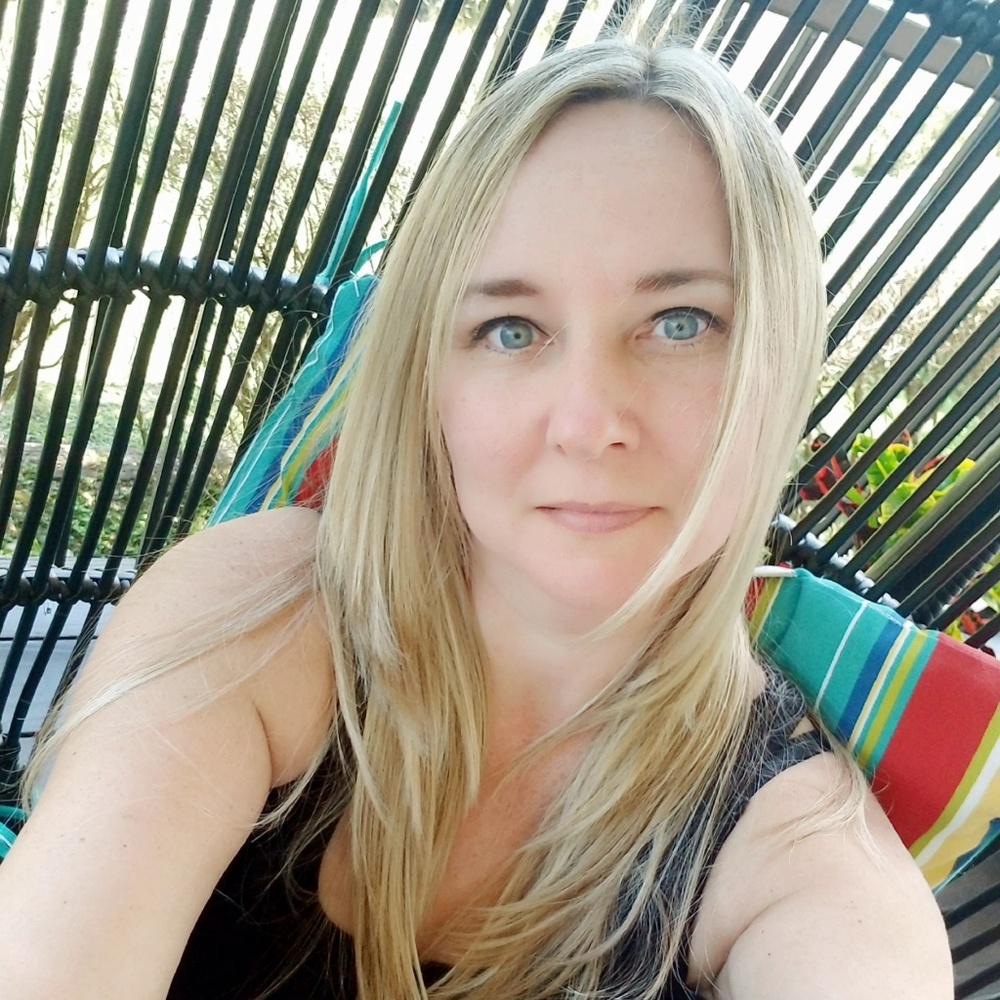 Meet your Posher, Angela